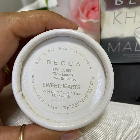 BECCA KHLOE MALIKA BECCA BFFs GLOW LETTERS 0.28 oz SWEETHEARTS - Picture 4 of 7
